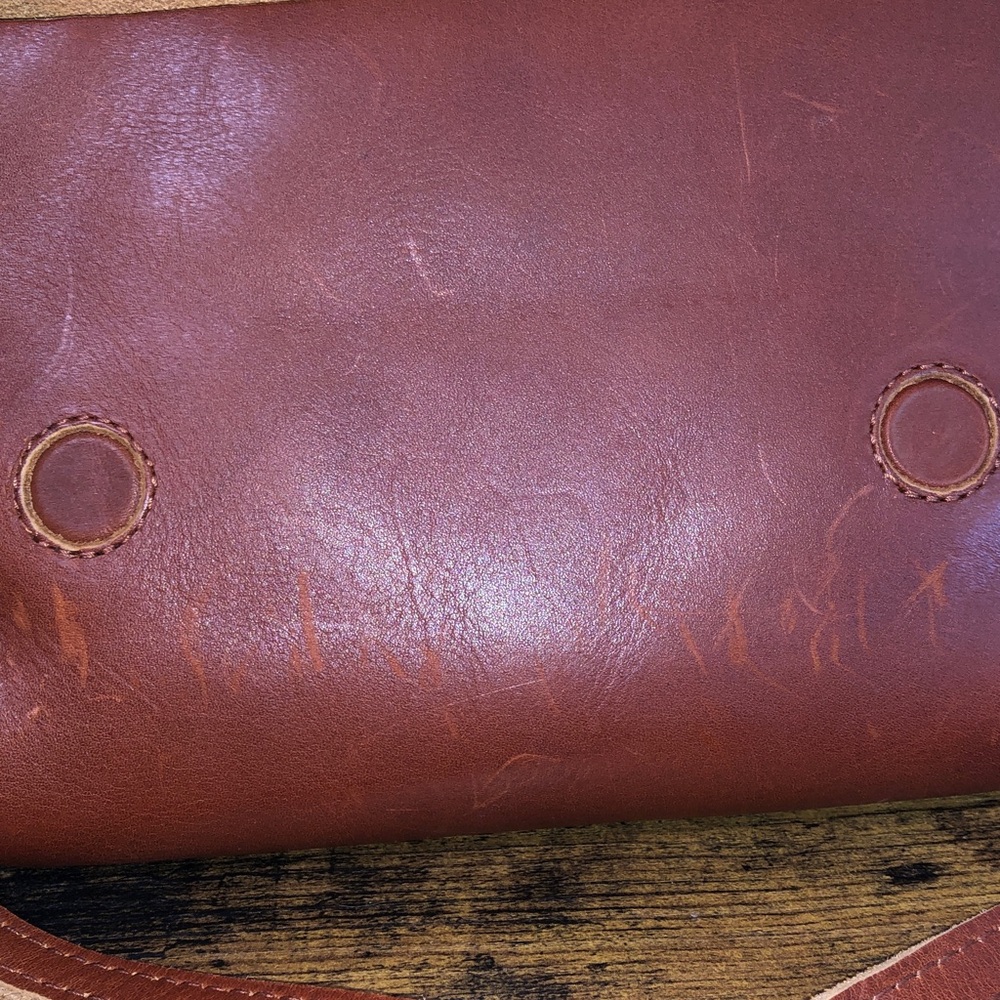 Portland Leather Goods Metro Crossbody - Picture 3 of 7